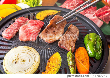 Japanese style luxury grilled beef Japanese style luxury grilled beef 64787237