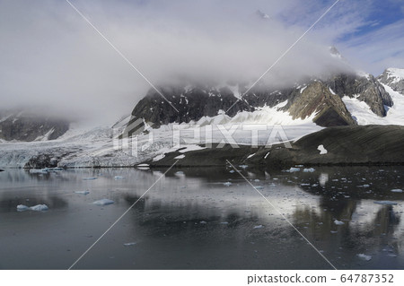 Arctic glacier Arctic glacier 64787352