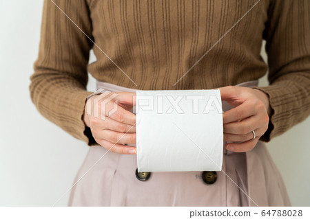 Women with toilet paper Women with toilet paper 64788028
