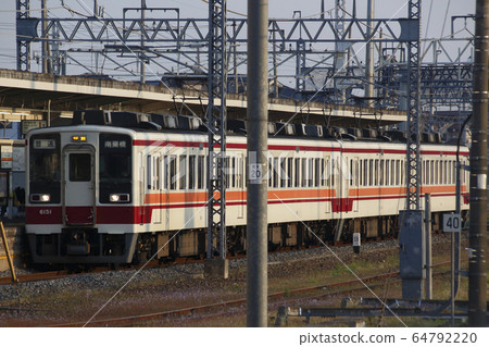 6050 series trains that stop at Tobu Nikko Kurihashi Station 6050 series trains that stop at Tobu Nikko Kurihashi Station 64792220