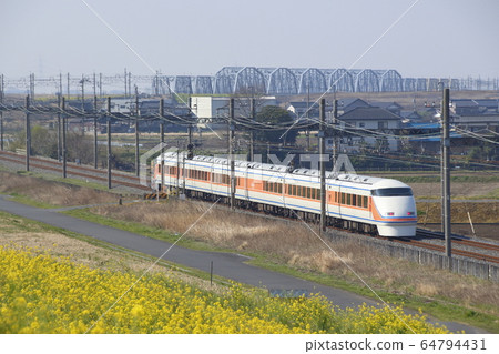Tobu Express Spacia (Sunny Coral Orange formation) 64794431