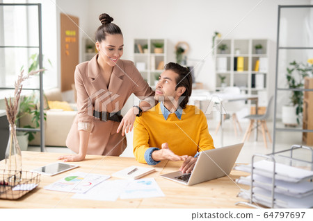 Discussing statistics with colleague 64797697