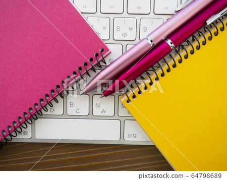 Business image · notebook · keyboard · female 64798689