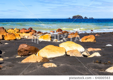 Active Volcano at White Island New Zealand. Volcanic Sulfur Crater Lake Active Volcano at White Island New Zealand. Volcanic Sulfur Crater Lake 64800563