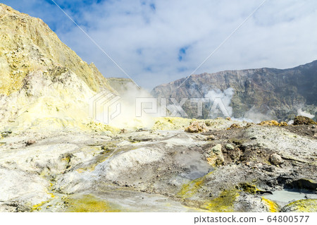 Active Volcano at White Island New Zealand. Volcanic Sulfur Crater Lake Active Volcano at White Island New Zealand. Volcanic Sulfur Crater Lake 64800577