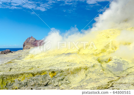 Active Volcano at White Island New Zealand. Volcanic Sulfur Crater Lake Active Volcano at White Island New Zealand. Volcanic Sulfur Crater Lake 64800581