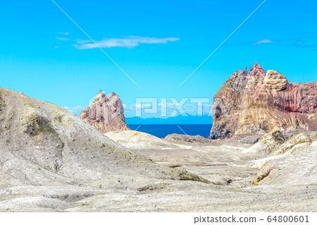 Active Volcano at White Island New Zealand. Volcanic Sulfur Crater Lake Active Volcano at White Island New Zealand. Volcanic Sulfur Crater Lake 64800601