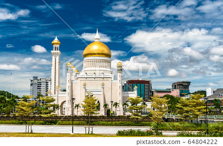 Omar Ali Saifuddien Mosque in Bandar Seri Begawan, Brunei Omar Ali Saifuddien Mosque in Bandar Seri Begawan, Brunei 64804222