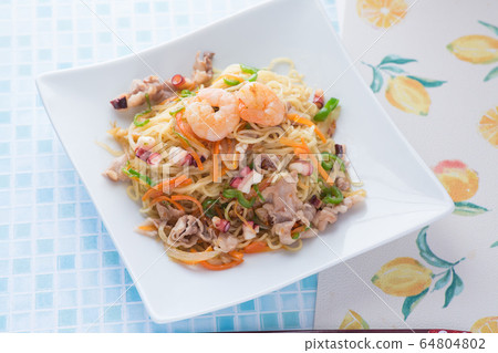 Yakisoba seafood salty 64804802
