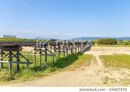 Nagarebashi (May, Kozuyabashi Kyoto) 64807870