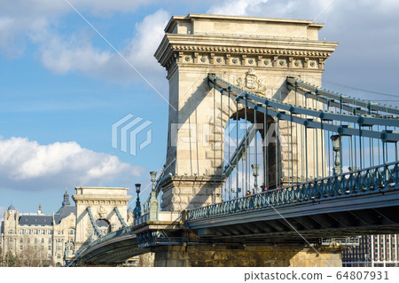 Chain Bridge on Danube river in Budapest city, Hungary Chain Bridge on Danube river in Budapest city, Hungary 64807931