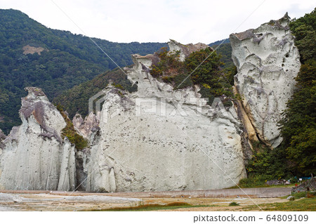 Aomori / Hotokegaura Near the folding rock (eagle and owl) 64809109