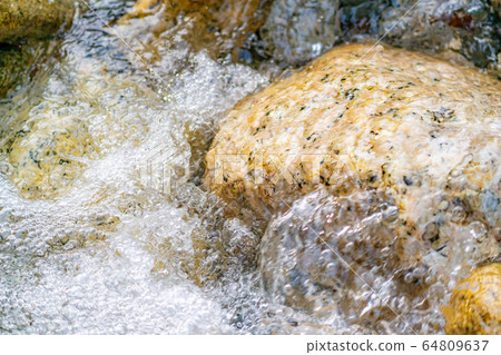 Water splash Sawa mountain stream [Nagano Prefecture] 64809637