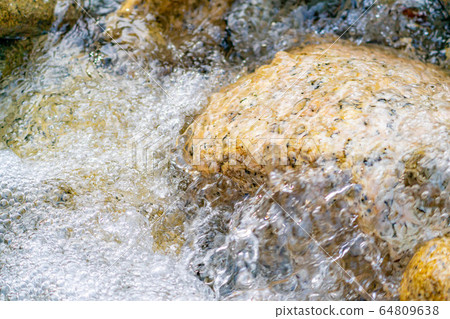 Water splash Sawa mountain stream [Nagano Prefecture] 64809638