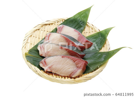 Yellowtail fillet_culture_11 (with clipping path) 64811995