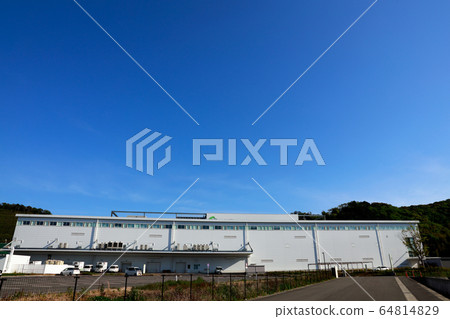 General pharmaceutical wholesale distribution center for transporting medical products 64814829