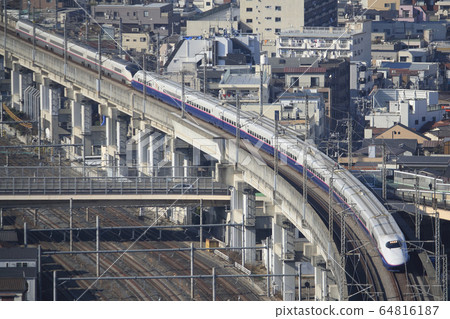 Tohoku Shinkansen E2 Series Hayate + Akita Shinkansen E3 Series Komachi 64816187