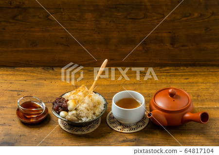 Japanese type of epidemic shaved ice 64817104