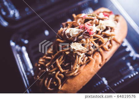 Fried noodle bread side Fried noodle bread side 64819576