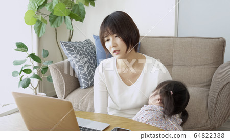 育兒育兒遠程工作障礙 64822388