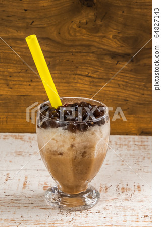 Milk Tea with black tapioca bubble 64827143