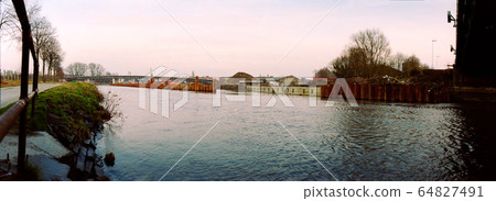 site on waterway 64827491