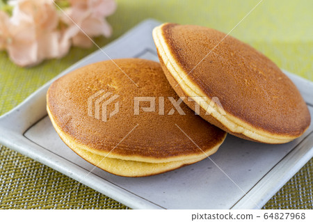 Dorayaki Dorayaki 64827968