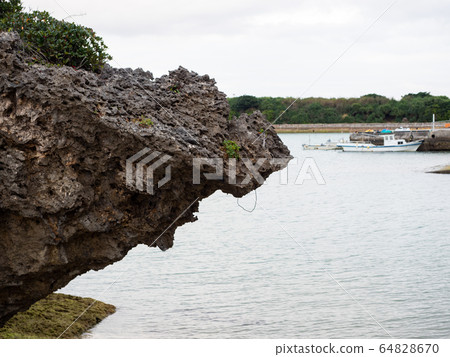 熱帶天堂天堂沖繩Amamichu的墳墓中的風景 熱帶天堂天堂沖繩Amamichu的墳墓中的風景 64828670