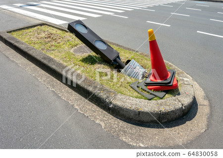 Traffic accident site 64830058