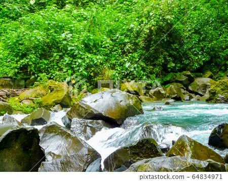 La Fortuna de San Carlos waterfall, Arenal volcano 64834971