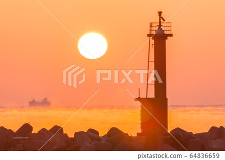 Chaoyang and Keashi in Tosakure Bay Chaoyang and Keashi in Tosakure Bay 64836659