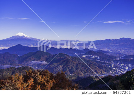 (Shizuoka Prefecture) Numazu Alps and Mt. Fuji seen from Mt. Katsuragi in autumn (Shizuoka Prefecture) Numazu Alps and Mt. Fuji seen from Mt. Katsuragi in autumn 64837261
