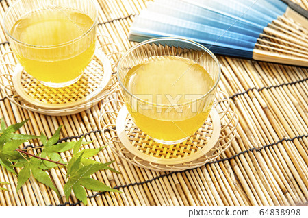 Cold muddy tea Cold muddy tea 64838998