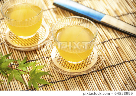 Cold muddy tea Cold muddy tea 64838999