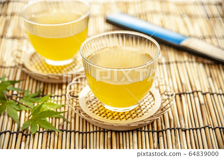 Cold muddy tea 64839000