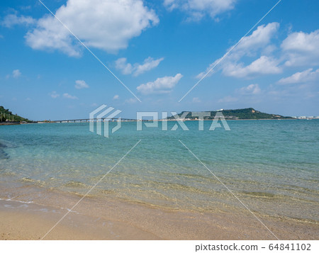 熱帶天堂天堂沖繩Amamichu的墳墓中的風景 熱帶天堂天堂沖繩Amamichu的墳墓中的風景 64841102