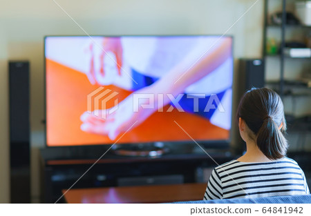 Watching boring women, young people, Japanese people, Corona home waiting, self-restraining stay home, hand-washing 64841942