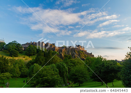 Afternoon sunny view of the Ediburgh Castle Afternoon sunny view of the Ediburgh Castle 64845443