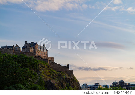 Afternoon sunny view of the Ediburgh Castle 64845447