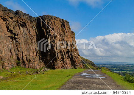Beautiful natural landscape of Holyrood Park Beautiful natural landscape of Holyrood Park 64845554