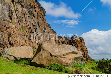 Beautiful natural landscape of Holyrood Park Beautiful natural landscape of Holyrood Park 64845561
