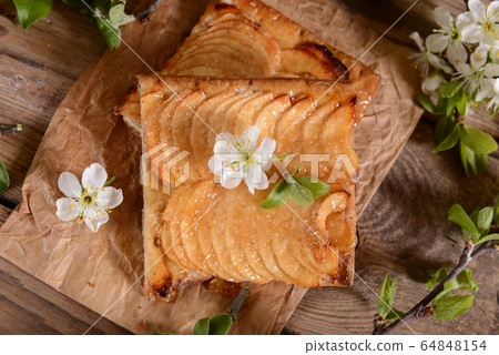 Homemade apple tart 64848154