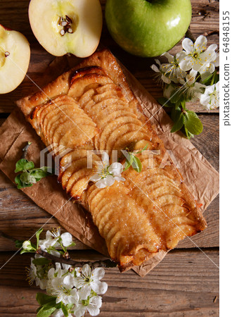 Homemade apple tart 64848155