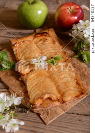 Homemade apple tart 64848157