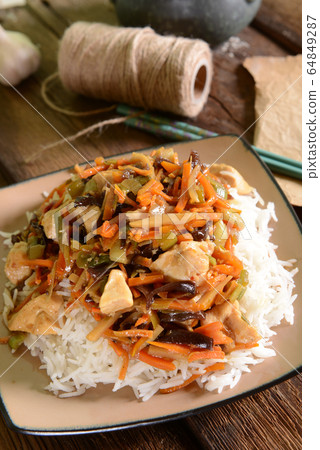 Rice with chicken 64849287