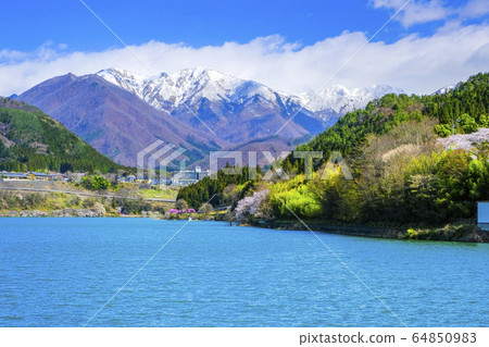 Lake Akaya Outlook 64850983