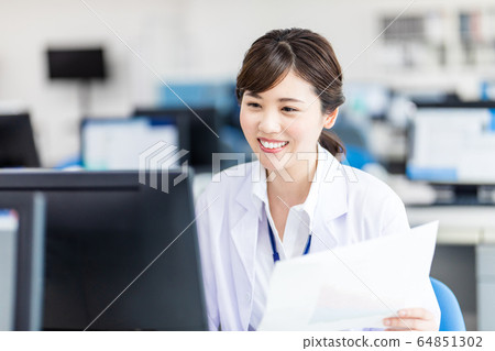 醫療機構中的女人 醫療機構中的女人 64851302