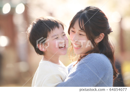 Smile parent and child Smile parent and child 64854077