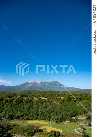 Mt. Ontake and the foothills of Kaita Kogen, Nagano Prefecture 64854824