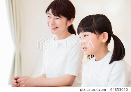 Family parent / child Mother's daughter group Family parent / child Mother's daughter group 64855020